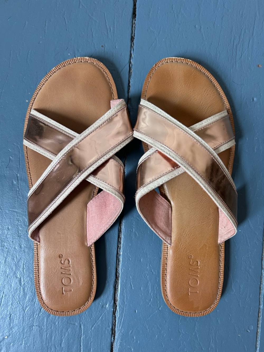 TOMS Metallic Rose Gold Crossover Sandals Slides Size 9